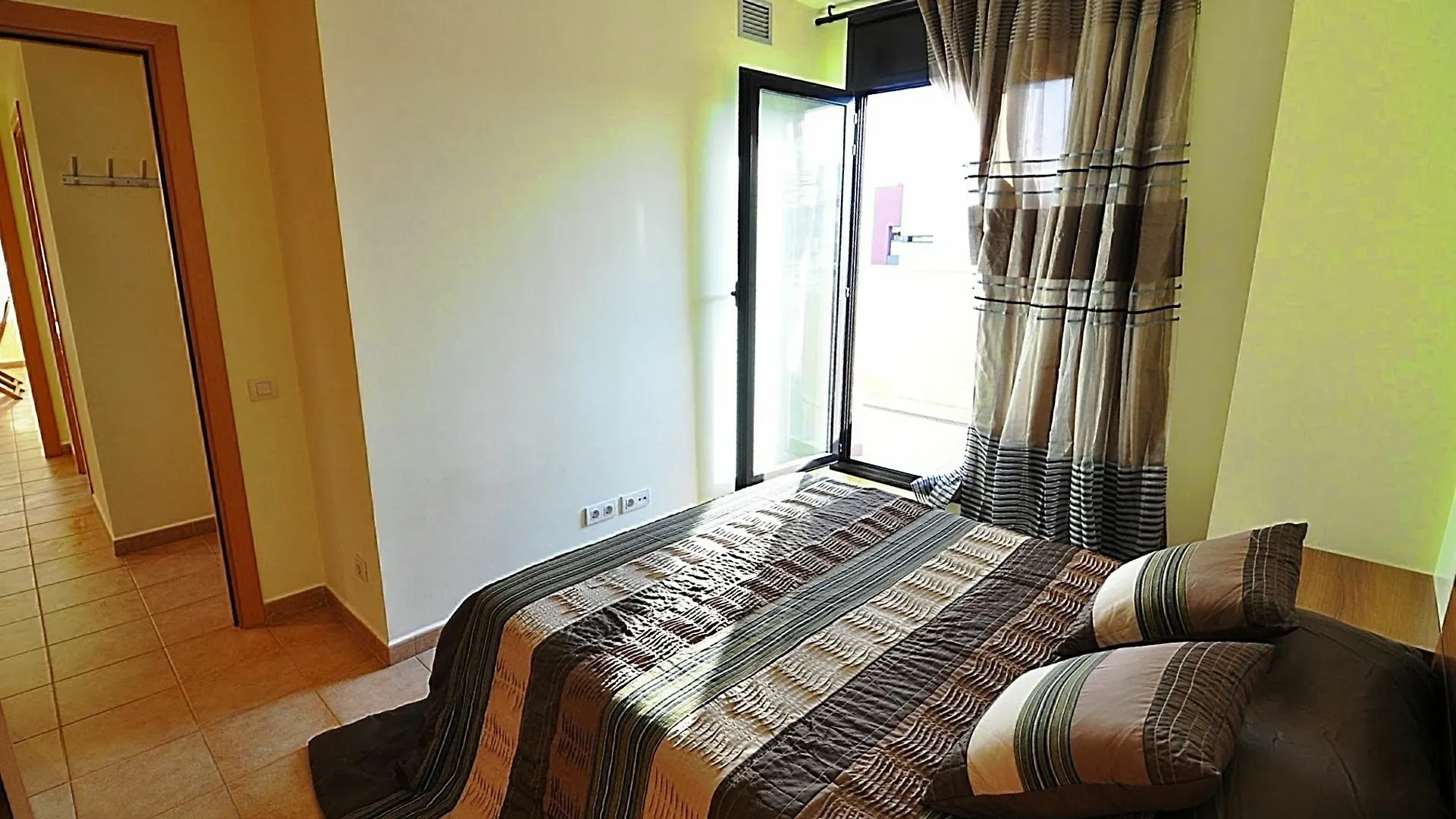 Apartment Arigata 滨海略雷特