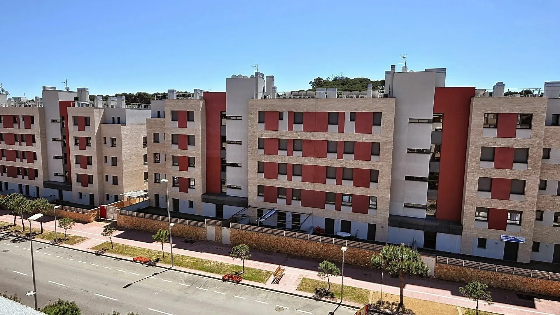 Apartment Arigata 滨海略雷特